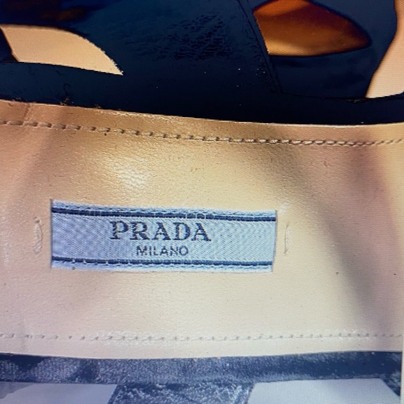 Gorgeous velvet authentic PRADA wedges. 39.5 (EU) - Picture 3 of 6